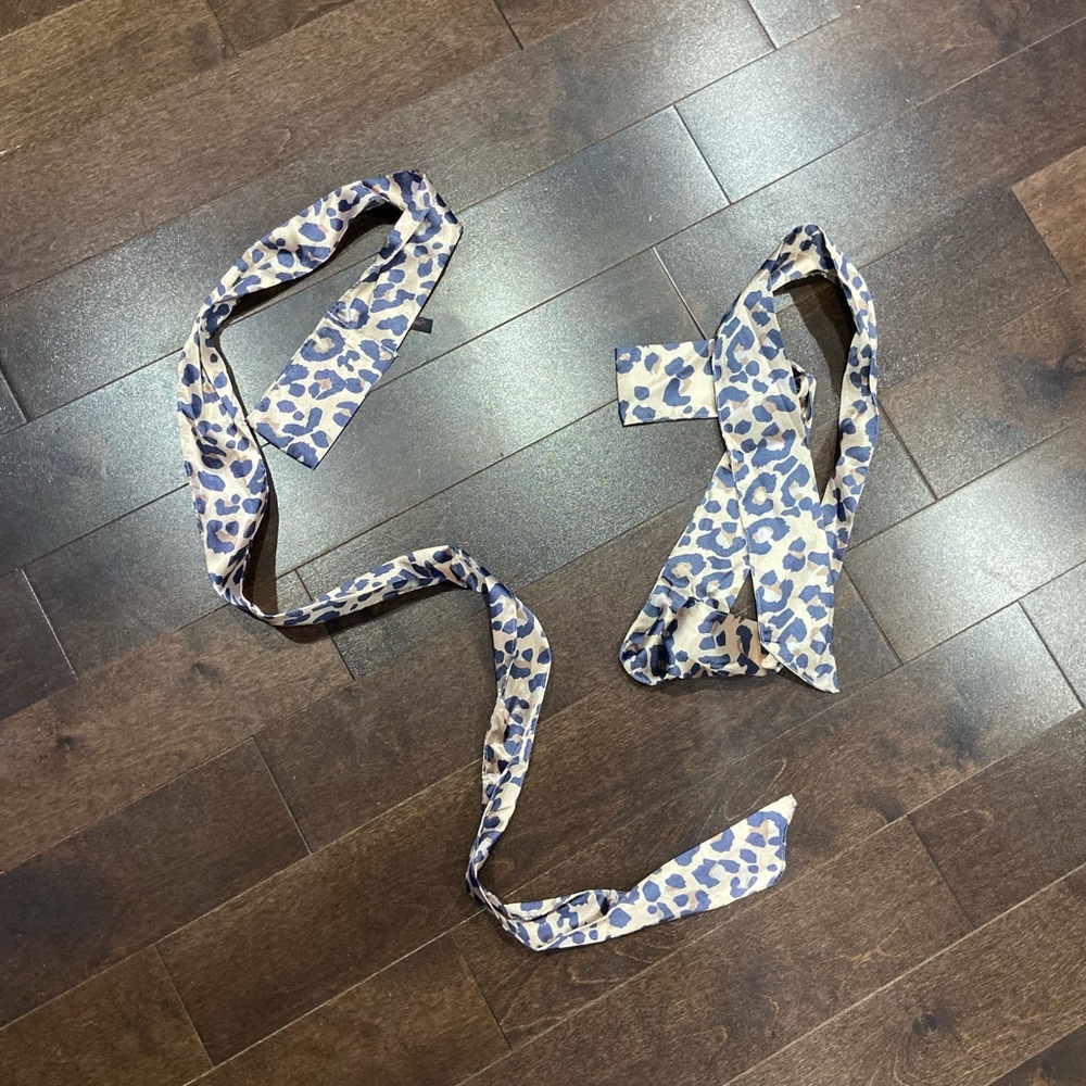 Satin wrist ties NEW